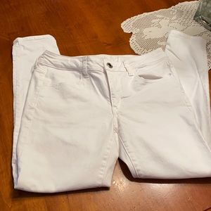 White American eagle white jeggings — nearly new.
